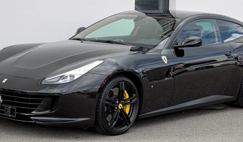 Ferrari_GTC4Lusso